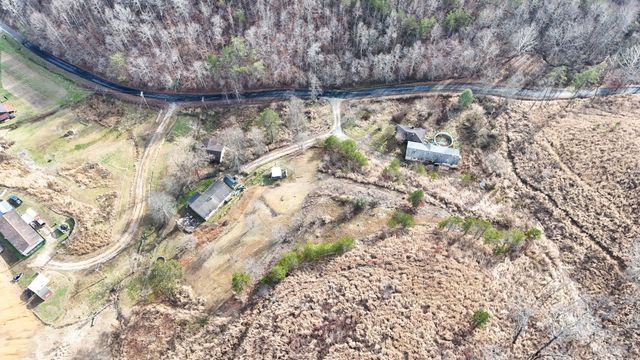 52 Coon Ridge Drive, Cannon, KY 40923