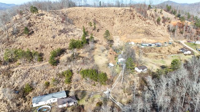 52 Coon Ridge Drive, Cannon, KY 40923