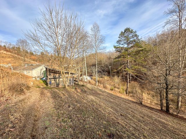 52 Coon Ridge Drive, Cannon, KY 40923