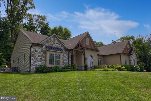 144 MEADOW LN, Lancaster, PA 17601