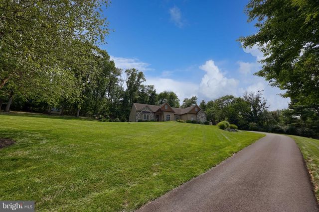 144 MEADOW LN, Lancaster, PA 17601