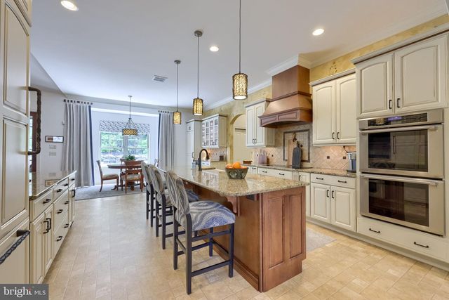 144 MEADOW LN, Lancaster, PA 17601