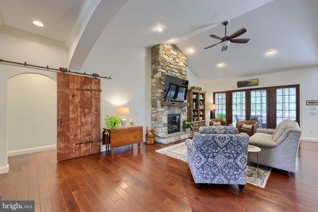 144 MEADOW LN, Lancaster, PA 17601