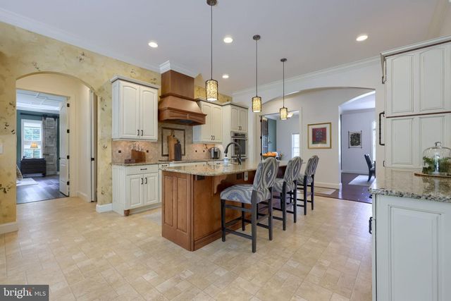 144 MEADOW LN, Lancaster, PA 17601