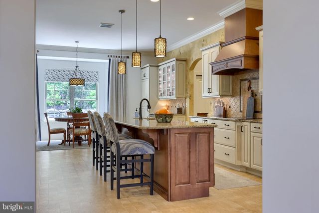 144 MEADOW LN, Lancaster, PA 17601
