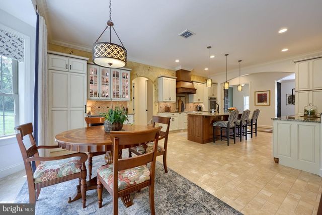 144 MEADOW LN, Lancaster, PA 17601