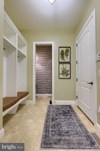 144 MEADOW LN, Lancaster, PA 17601