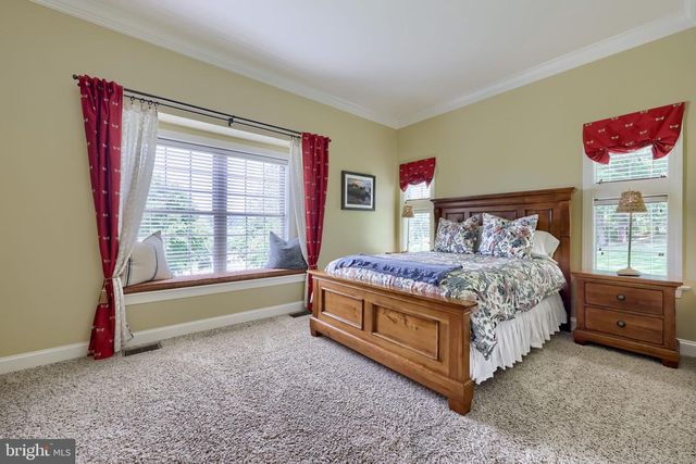144 MEADOW LN, Lancaster, PA 17601