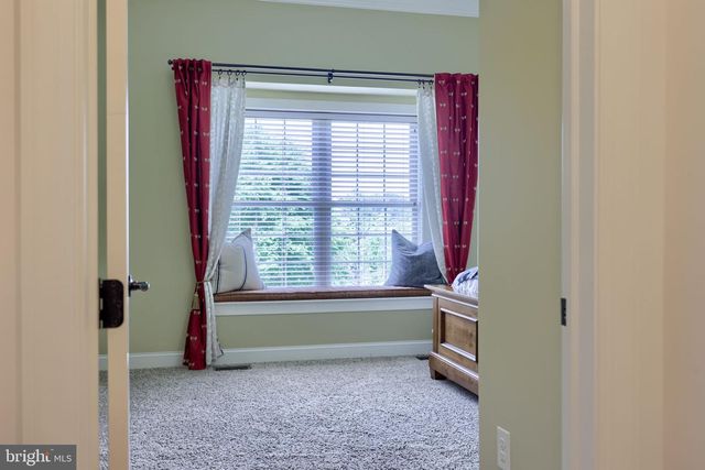 144 MEADOW LN, Lancaster, PA 17601