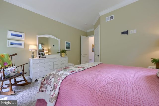 144 MEADOW LN, Lancaster, PA 17601