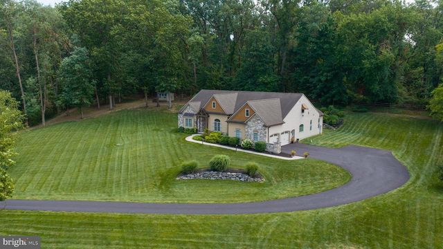 144 MEADOW LN, Lancaster, PA 17601