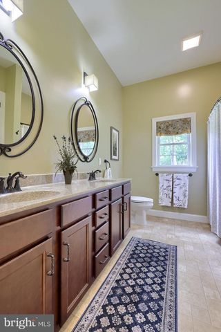 144 MEADOW LN, Lancaster, PA 17601