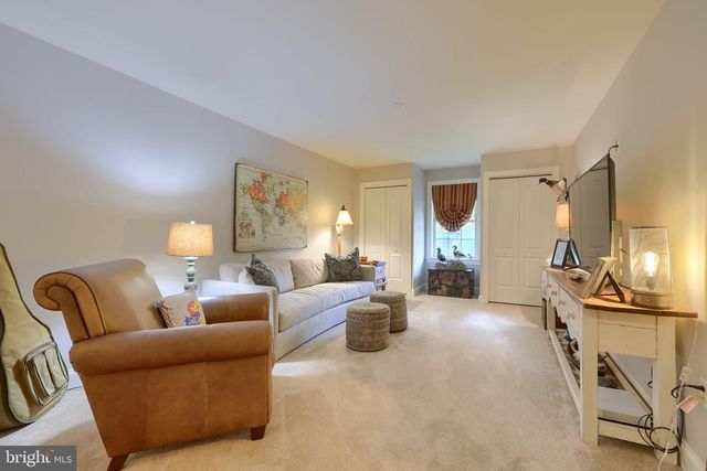 144 MEADOW LN, Lancaster, PA 17601