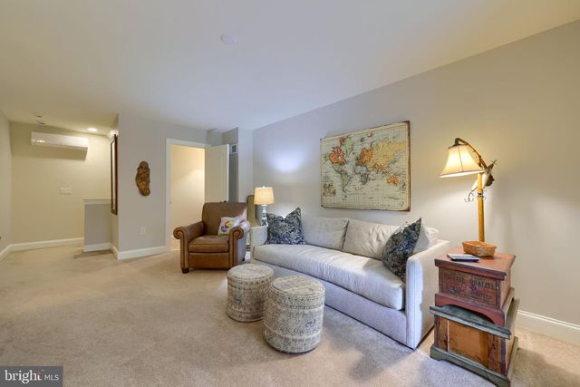 144 MEADOW LN, Lancaster, PA 17601