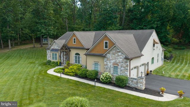 144 MEADOW LN, Lancaster, PA 17601