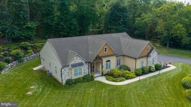 144 MEADOW LN, Lancaster, PA 17601