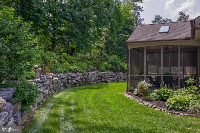 144 MEADOW LN, Lancaster, PA 17601