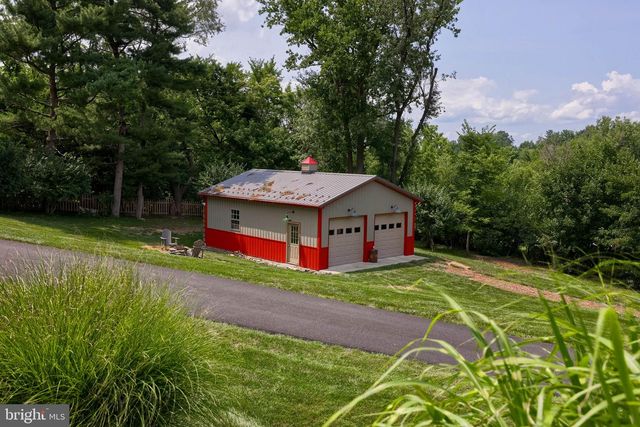 144 MEADOW LN, Lancaster, PA 17601