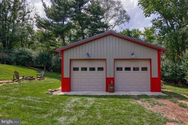 144 MEADOW LN, Lancaster, PA 17601