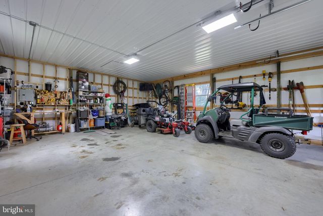 144 MEADOW LN, Lancaster, PA 17601