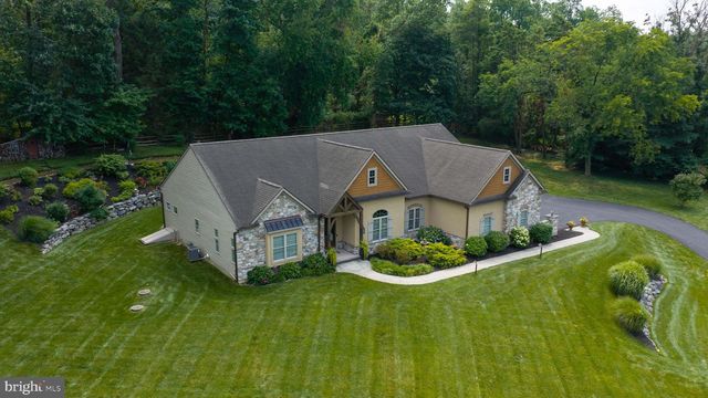 144 MEADOW LN, Lancaster, PA 17601
