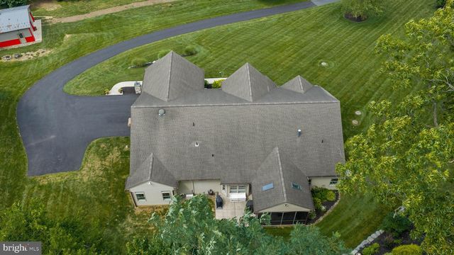 144 MEADOW LN, Lancaster, PA 17601