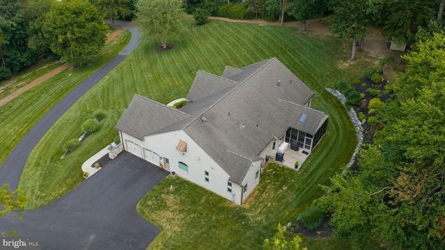 144 MEADOW LN, Lancaster, PA 17601