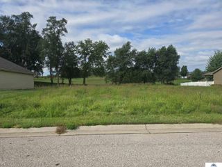 2829 Lakeside Drive, Plattsmouth, NE 68048