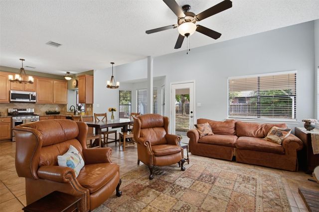 502 Cedar LN, Pflugerville, TX 78660