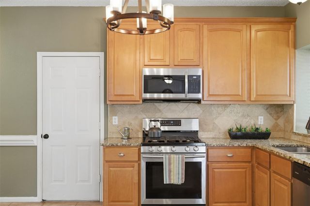 502 Cedar LN, Pflugerville, TX 78660