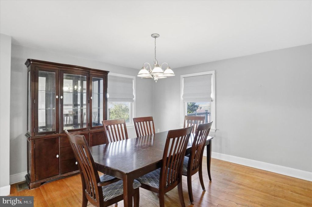 Image 11 of property listing at 806 TROST AVE, Cumberland, MD 21502