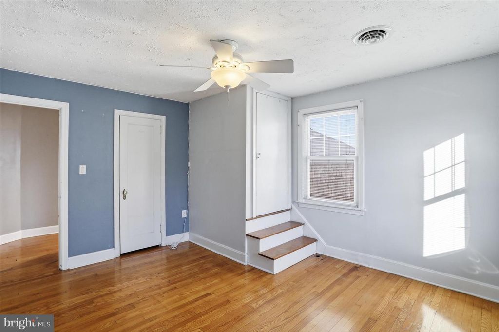 Image 19 of property listing at 806 TROST AVE, Cumberland, MD 21502