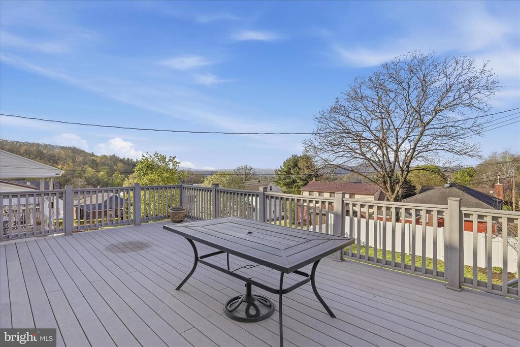 Image 2 of property listing at 806 TROST AVE, Cumberland, MD 21502