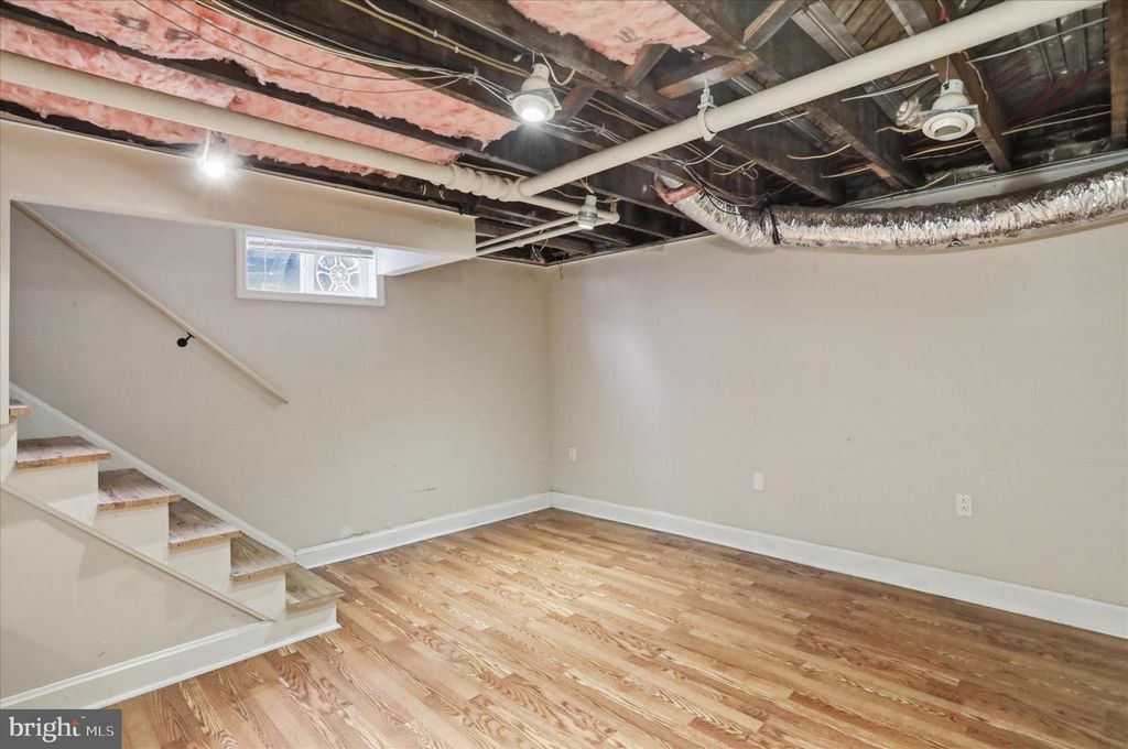 Image 25 of property listing at 806 TROST AVE, Cumberland, MD 21502