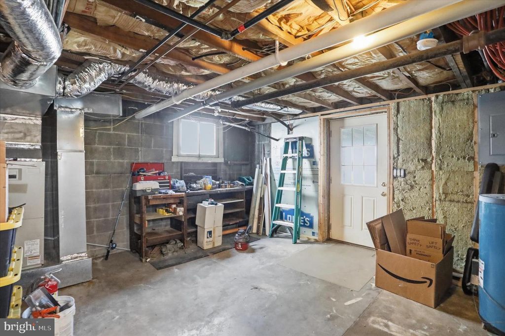 Image 28 of property listing at 806 TROST AVE, Cumberland, MD 21502