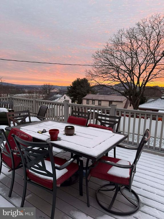 Image 3 of property listing at 806 TROST AVE, Cumberland, MD 21502