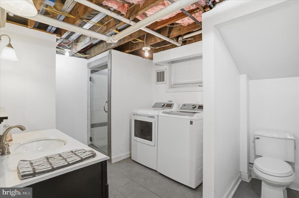 Image 31 of property listing at 806 TROST AVE, Cumberland, MD 21502