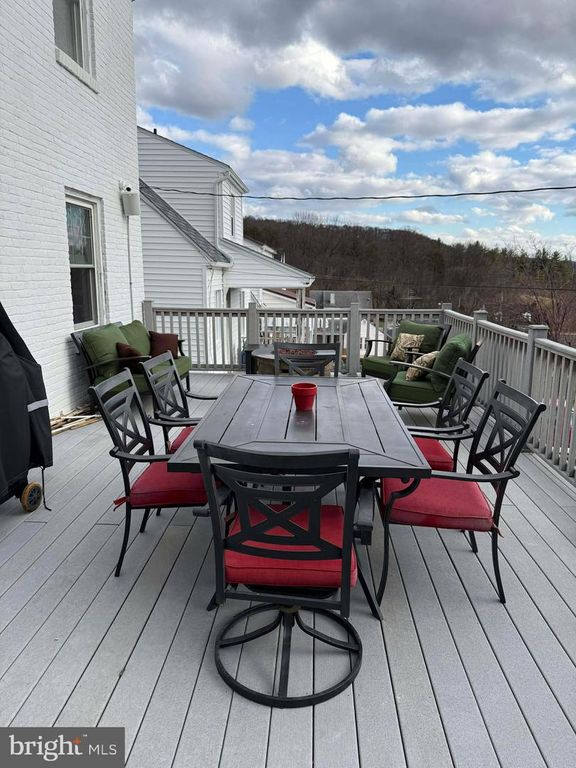 Image 32 of property listing at 806 TROST AVE, Cumberland, MD 21502