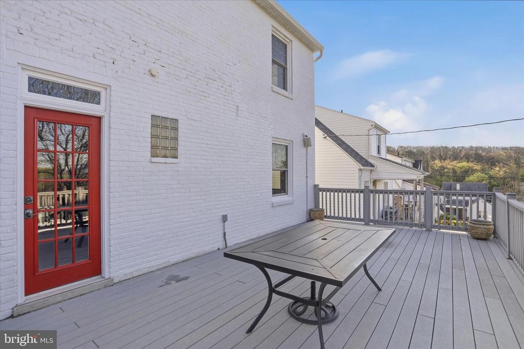 Image 33 of property listing at 806 TROST AVE, Cumberland, MD 21502