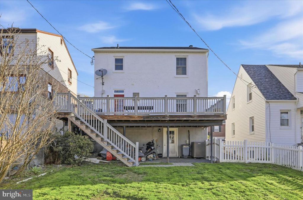 Image 5 of property listing at 806 TROST AVE, Cumberland, MD 21502