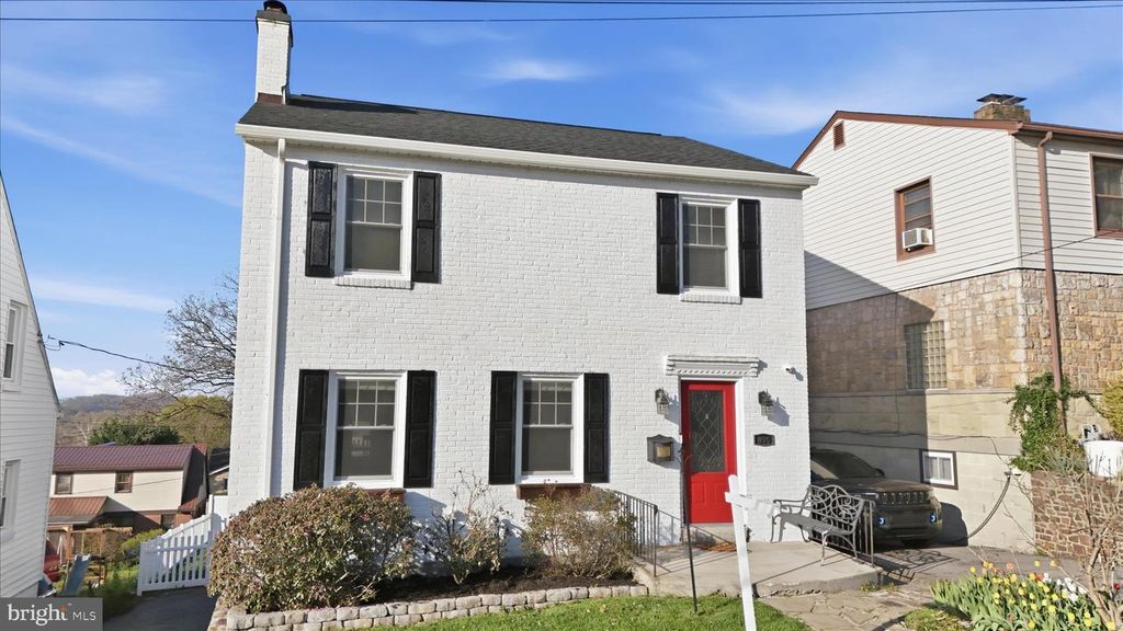 Image 6 of property listing at 806 TROST AVE, Cumberland, MD 21502