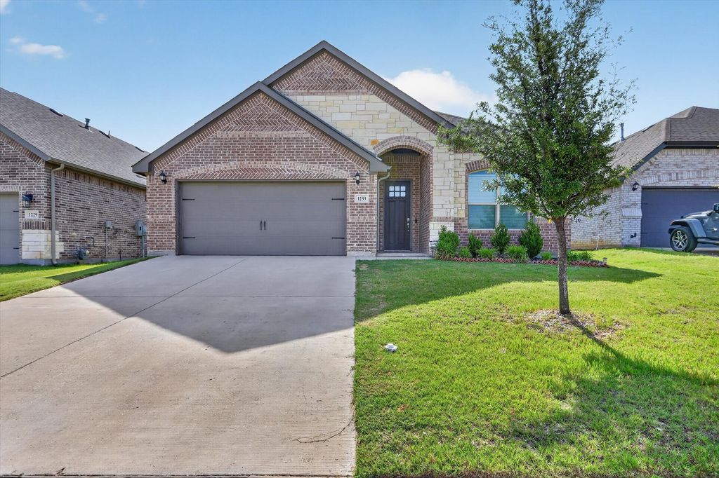 1233 Collett Sublett Road, Kennedale, TX 76060