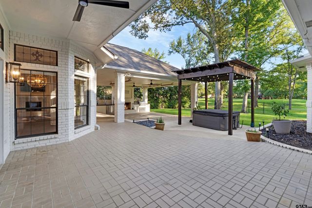 1710 Brandywine Dr, Tyler, TX 75703