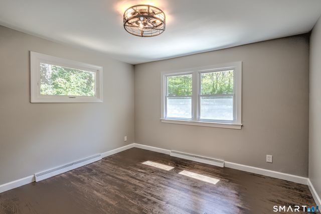 437 Middle Road Turnpike, Woodbury, CT 06798