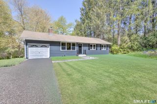 437 Middle Road Turnpike, Woodbury, CT 06798