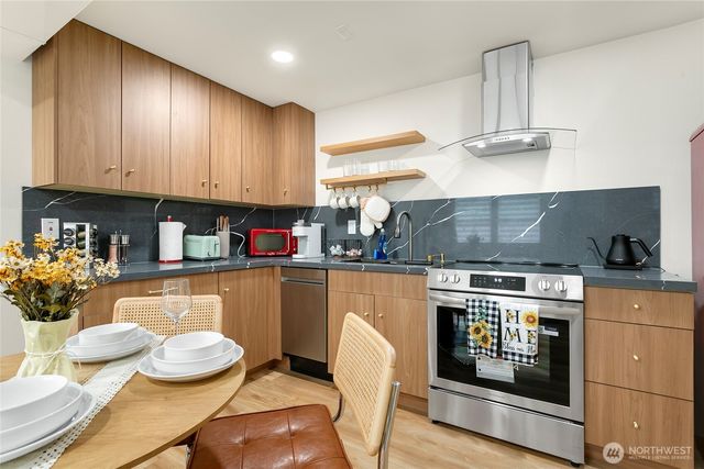 2025 S Ingersoll Pl, Seattle, WA 98144