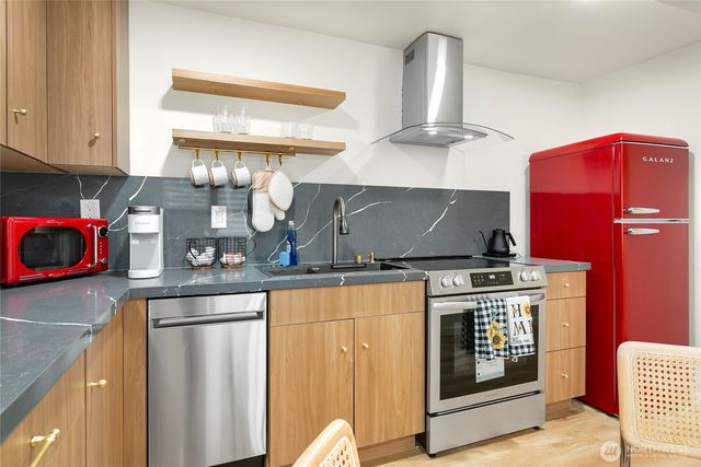 2025 S Ingersoll Pl, Seattle, WA 98144