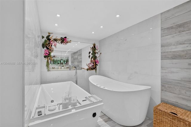 2301 Collins Avenue 440443, Miami Beach, FL 33139