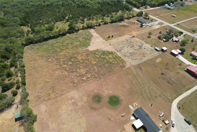 8701 Fm 697, Whitewright, TX 75491