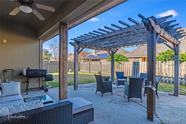 307 Briars Court, Bossier City, LA 71111